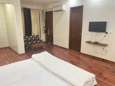 Hall Image of Urbanroomz Coliving PG Nearby Galleria Market in DLF Phase 4, Gurgaon