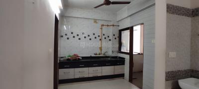 Kitchen Image of 900 Sq.ft 3 BHK Apartment / Flat for rent in Shivam Residency, Sola Ahmedabad for Rs. 30000