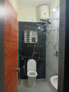Bathroom Image of 1152 Sq.ft 2 BHK Independent House for rent in Sri Falcon City, Marasandiram Hosur for Rs. 17000