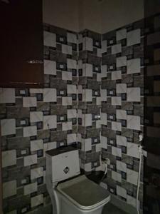 Common Bathroom Image of 980 Sq.ft 2 BHK Apartment / Flat for sale in Sector 49 Noida for Rs. 3100000
