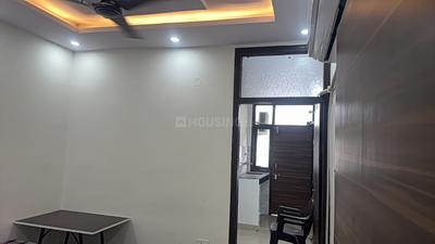 Living Room Image of 650 Sq.ft 1 BHK Independent House for rent in Patel Nagar New Delhi for Rs. 18000