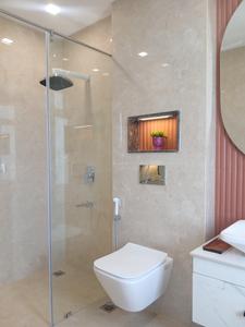 Bathroom Image of 2950 Sq.ft 3 BHK Builder Floor for sale in BPTP Amstoria , Sector 102 Gurgaon for Rs. 32000000