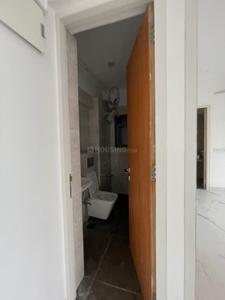 Bathroom Image of 598 Sq.ft 1 BHK Apartment / Flat for rent in Dynamix Avanya Tower A, Dahisar East Mumbai for Rs. 28000