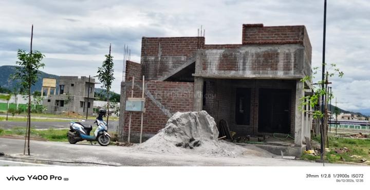 Karamadai Main Image 1