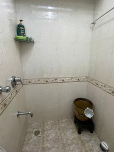 Bathroom Image of 950 Sq.ft 2 BHK Apartment / Flat for rent in Lake Home Complex, Andheri East Mumbai for Rs. 83000