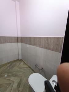Bathroom Image of 1100 Sq.ft 2 BHK Builder Floor for rent in Sector 46 Gurgaon for Rs. 37500
