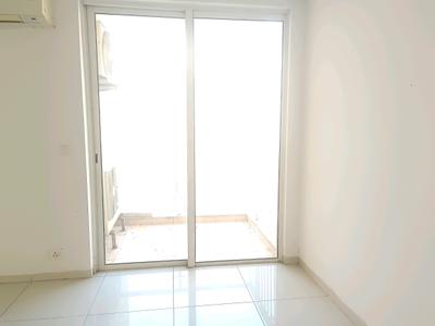 Living Room Image of 1850 Sq.ft 3 BHK Apartment / Flat for sale in Raheja Vedaanta, Sector 108 Gurgaon for Rs. 16500000