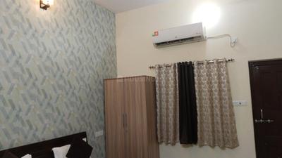 Bedroom Image of 2600 Sq.ft 5 BHK Builder Floor for rent in Nagwa Lanka Varanasi for Rs. 60000