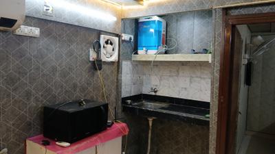 Kitchen Image of 600 Sq.ft 1 BHK Builder Floor for rent in Madhu Vihar New Delhi for Rs. 15000