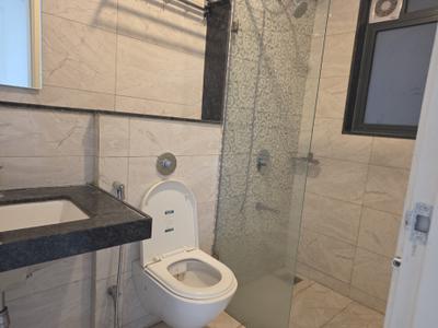 Bathroom Image of 780 Sq.ft 1.5 BHK Apartment / Flat for sale in Amanora Gold Towers 44 45 And 46, Hadapsar Pune for Rs. 10000000