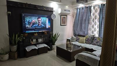 Living Room Image of 1320 Sq.ft 3 BHK Apartment / Flat for sale in Amrapali Empire, Crossings Republik Ghaziabad for Rs. 9300000