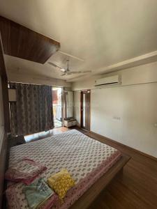 Bedroom Image of 3500 Sq.ft 3 BHK Apartment / Flat for rent in Shivalay Sky Elegante, Motera Ahmedabad for Rs. 35000