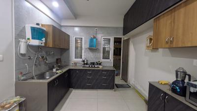 Kitchen Image of 800 Sq.ft 2 BHK Apartment / Flat for rent in Khodiyar Nagar Vadodara for Rs. 23000