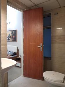 Common Bathroom Image of 1295 Sq.ft 3 BHK Apartment / Flat for sale in Supertech Ecociti, Sector 137 Noida for Rs. 13500000