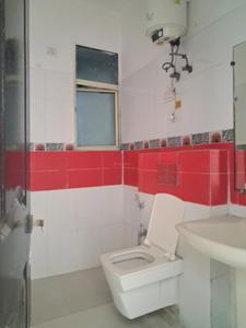 Common Bathroom Image of 1494 Sq.ft 3 BHK Apartment / Flat for sale in Amrapali Platinum, Sector 119 Noida for Rs. 13900000