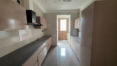 Kitchen Image of 3000 Sq.ft 3 BHK Builder Floor for rent in Unitech Deerwood Chase, Sector 50 Gurgaon for Rs. 100000