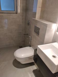 Common Bathroom Image of 2000 Sq.ft 4 BHK Apartment / Flat for sale in Parinee Aria, Juhu Mumbai for Rs. 112500000