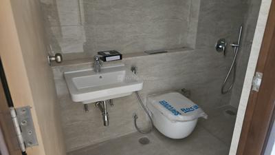 Bedroom Image of 900 Sq.ft 2 BHK Apartment / Flat for sale in Adani Ten BKC, Bandra East Mumbai for Rs. 55000000
