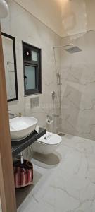 Bathroom Image of 750 Sq.ft 2 BHK Apartment / Flat for sale in Vipl Anjali, Mulund East Mumbai for Rs. 13800000