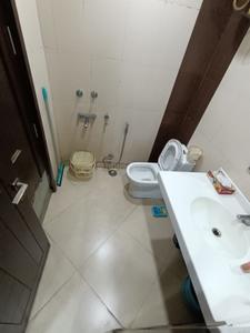 Image of 1800 Sq.ft 3 BHK Builder Floor for sale in Mansarover Garden, New Delhi for Rs. 22500000