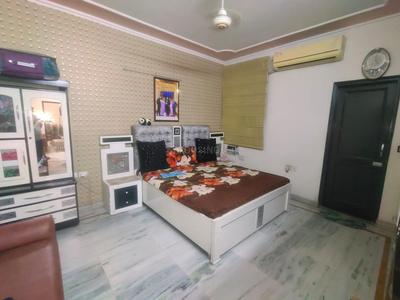 Bedroom Image of 1550 Sq.ft 3 BHK Builder Floor for sale in Patel Nagar New Delhi for Rs. 25000000