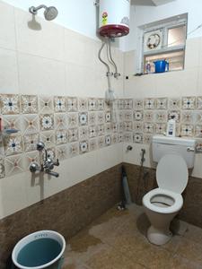 Bathroom Image of 1000 Sq.ft 2 BHK Apartment / Flat for rent in Thanisandra Bangalore for Rs. 32000