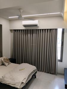 Bedroom Image of 2200 Sq.ft 3 BHK Apartment / Flat for rent in Bodakdev Ahmedabad for Rs. 55000