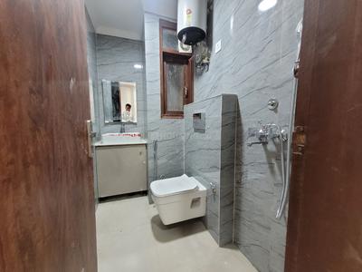 Bathroom Image of 900 Sq.ft 2 BHK Apartment / Flat for rent in Maestro Infra Tech Hargovind Enclave, Rajpur New Delhi for Rs. 18400