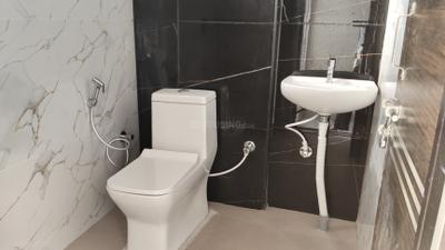 Bathroom Image of 700 Sq.ft 1 BHK Independent House for rent in Whitefield Bengaluru for Rs. 24000
