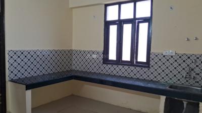 Kitchen Image of 1300 Sq.ft 3 BHK Apartment / Flat for rent in Aliganj Lucknow for Rs. 16000