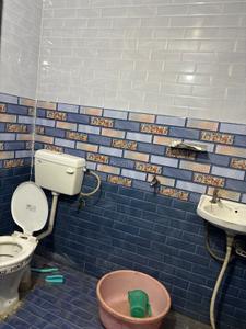 Bathroom Image of 2500 Sq.ft 3 BHK Independent House for rent in Lahargird Jhansi for Rs. 40000