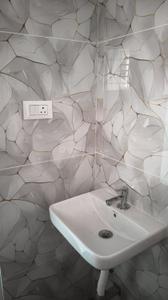 Bathroom Image of 900 Sq.ft 1 BHK Apartment / Flat for rent in Kondaiyapalayam Coimbatore for Rs. 12000