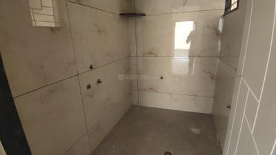 Bathroom Image of 650 Sq.ft 1 BHK Builder Floor for rent in Singasandra Bengaluru for Rs. 25000