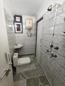 Image of 1400 Sq.ft 3 BHK Apartment / Flat for rent in Arya Nagar Apartments, Patparganj, New Delhi for Rs. 45000