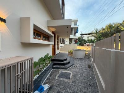 Balcony Image of 3094 Sq.ft 4 BHK Independent House for sale in Kakkanad Kochi for Rs. 16800000