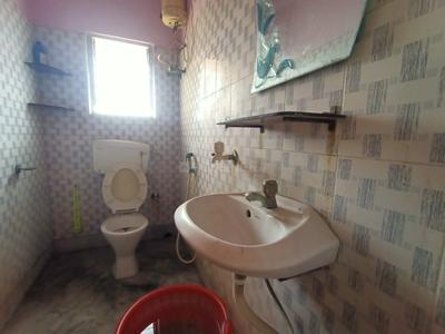 Bathroom Image of 820 Sq.ft 2 BHK Apartment / Flat for sale in Kalikapur, EM Bypass Kolkata for Rs. 4600000