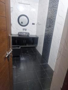 Bathroom Image of 2500 Sq.ft 3 BHK Independent House for rent in Vasdev Gangotri Vihar Duplexes, Kishanpur Dehradun for Rs. 40000