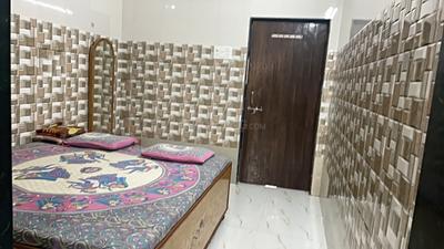 Bedroom Image of 550 Sq.ft 1 BHK Builder Floor for rent in Hansol Ahmedabad for Rs. 14500