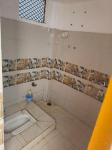 Bathroom Image of 1200 Sq.ft 4 BHK Builder Floor for rent in Naini Allahabad for Rs. 7500