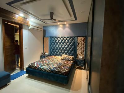 Bedroom Image of 2200 Sq.ft 4 BHK Builder Floor for sale in Preet Vihar New Delhi for Rs. 45000000