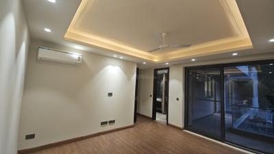 Bedroom Image of 4600 Sq.ft 4 BHK Builder Floor for rent in Safdarjung Enclave New Delhi for Rs. 500000