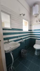 Bathroom Image of 600 Sq.ft 1 BHK Builder Floor for rent in Mahadevapura Bengaluru for Rs. 26999