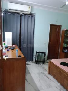 Bedroom Image of 1000 Sq.ft 3 BHK Apartment / Flat for sale in Swaraj Homes Surya Apartment Pocket A 11, Kalkaji Extension New Delhi for Rs. 15000000