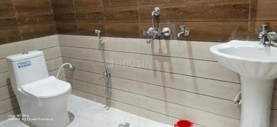 Bathroom Image of 1100 Sq.ft 2 BHK Independent House for rent in Yash Park City, Mohammadpur Chauki Lucknow for Rs. 18000