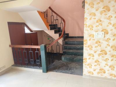 Staircase Image of 1800 Sq.ft 4 BHK Independent House for rent in Eros Rosewood Villas, Sector 50 Gurgaon for Rs. 58000