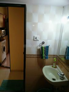 Bathroom Image of 840 Sq.ft 2 BHK Apartment / Flat for sale in Juhu Mumbai for Rs. 30000000