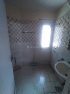 Bathroom Image of 1450 Sq.ft 4 BHK Apartment / Flat for sale in Saraswati Kunj, Patparganj New Delhi for Rs. 23000000