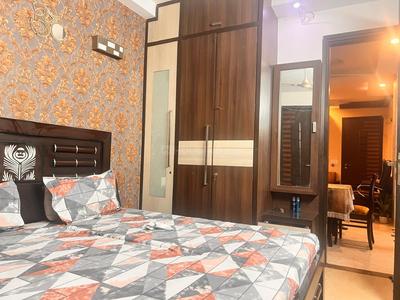 Bedroom Image of 1350 Sq.ft 3 BHK Builder Floor for sale in Janakpuri New Delhi for Rs. 29000000