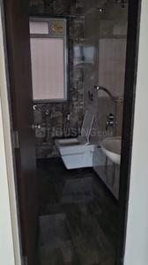 Bathroom Image of 800 Sq.ft 2 BHK Apartment / Flat for sale in Andheri West Mumbai for Rs. 22500000