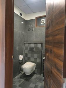Common Bathroom Image of 1400 Sq.ft 3 BHK Builder Floor for sale in Vaishali Ghaziabad for Rs. 17500000